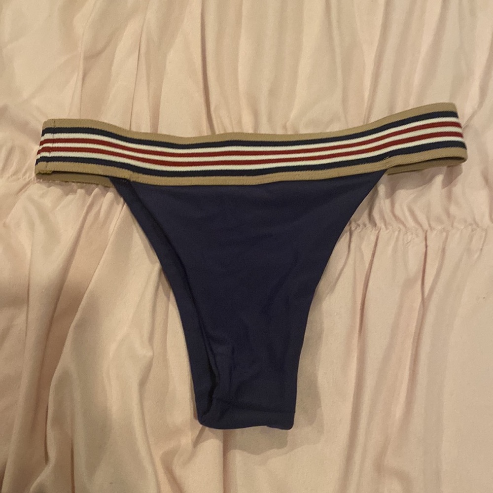Bikini Bottom - Picture 2 of 2